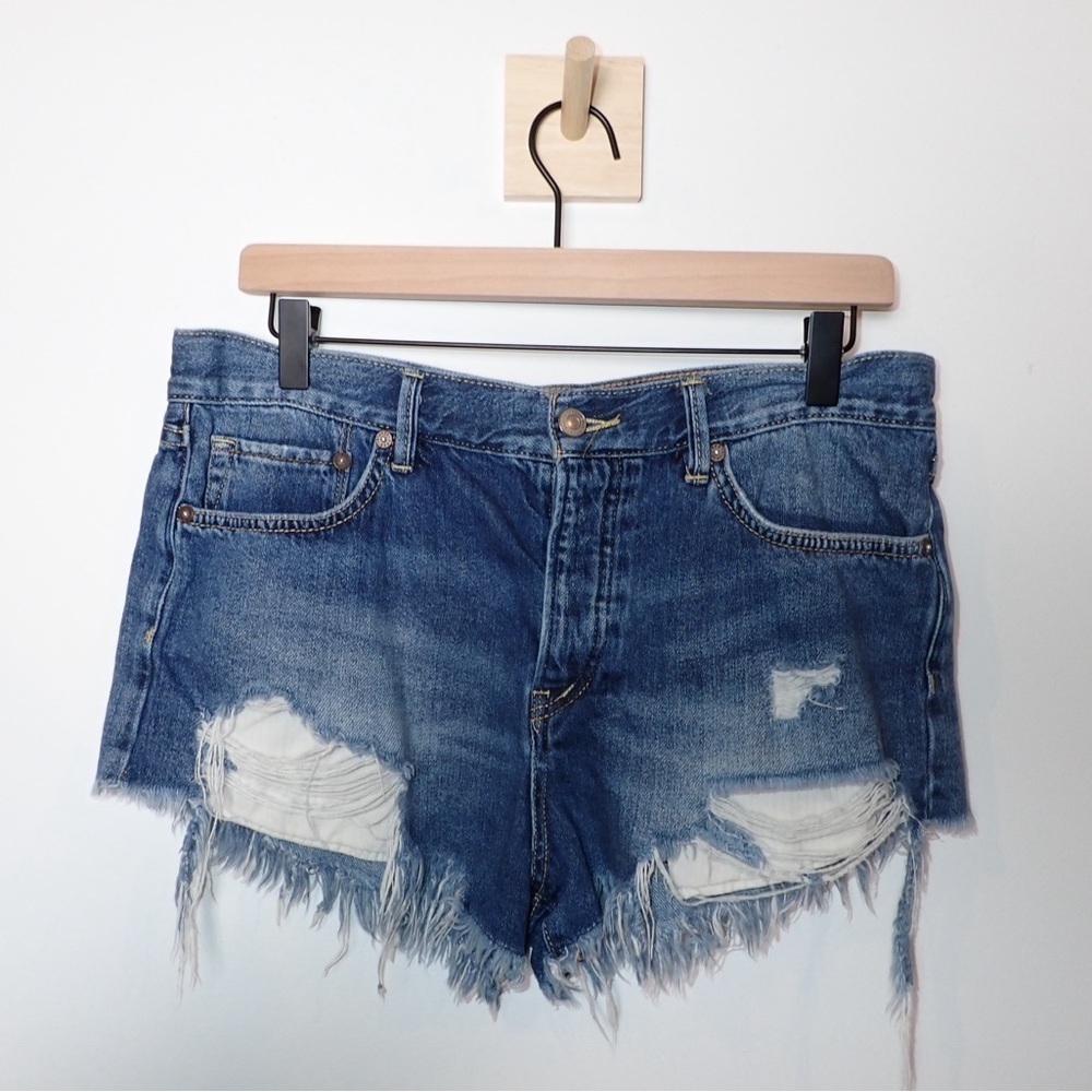 We the Free Distressed Denim Cutoff Button Fly Shorts size 29
